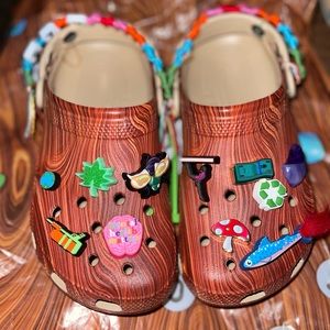 Brand New limited edition SZA crocs‼️